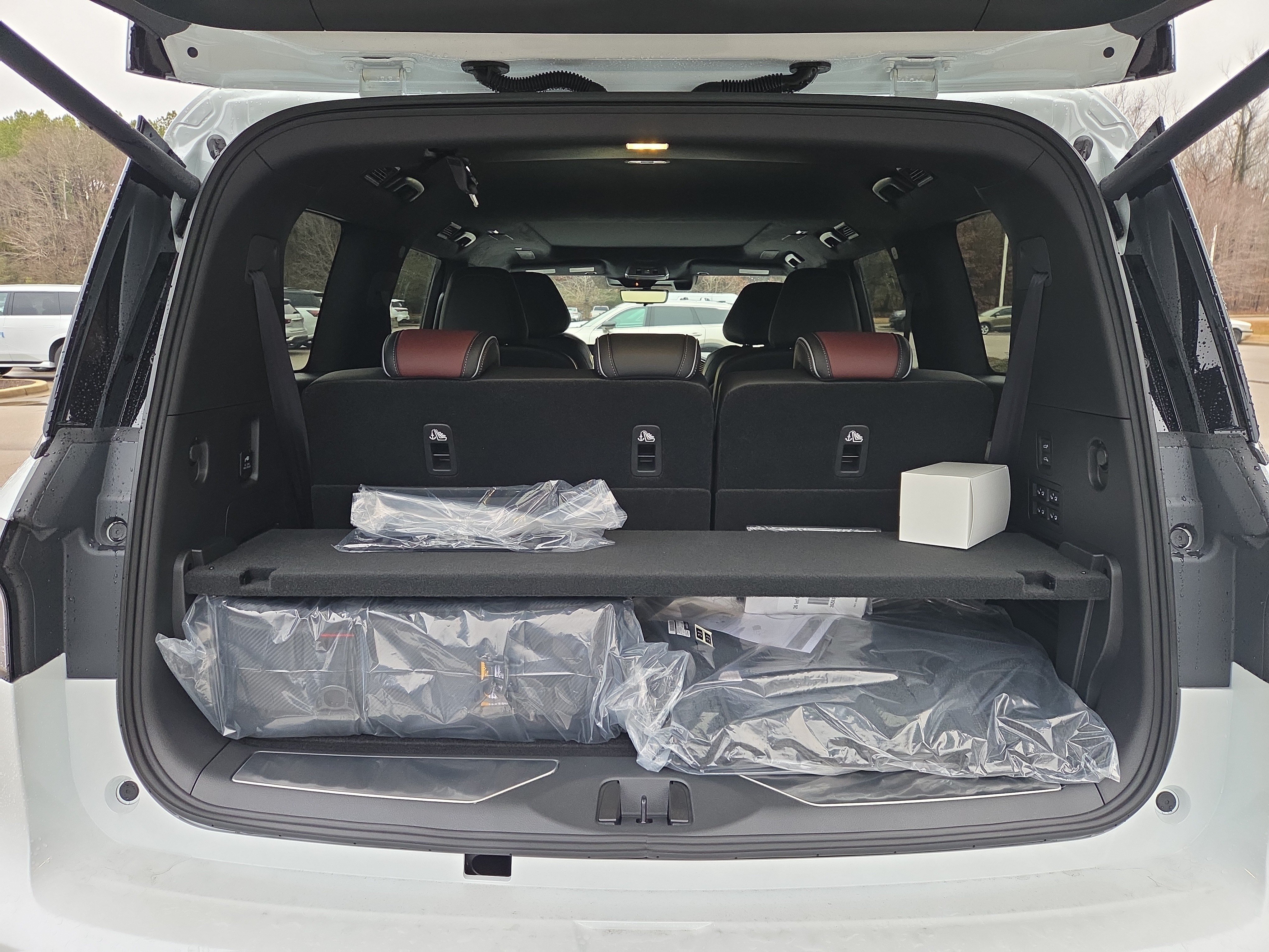 Used 2026 INFINITI QX80 Autograph w/ Premium Cargo Package AWD/4WD image 10
