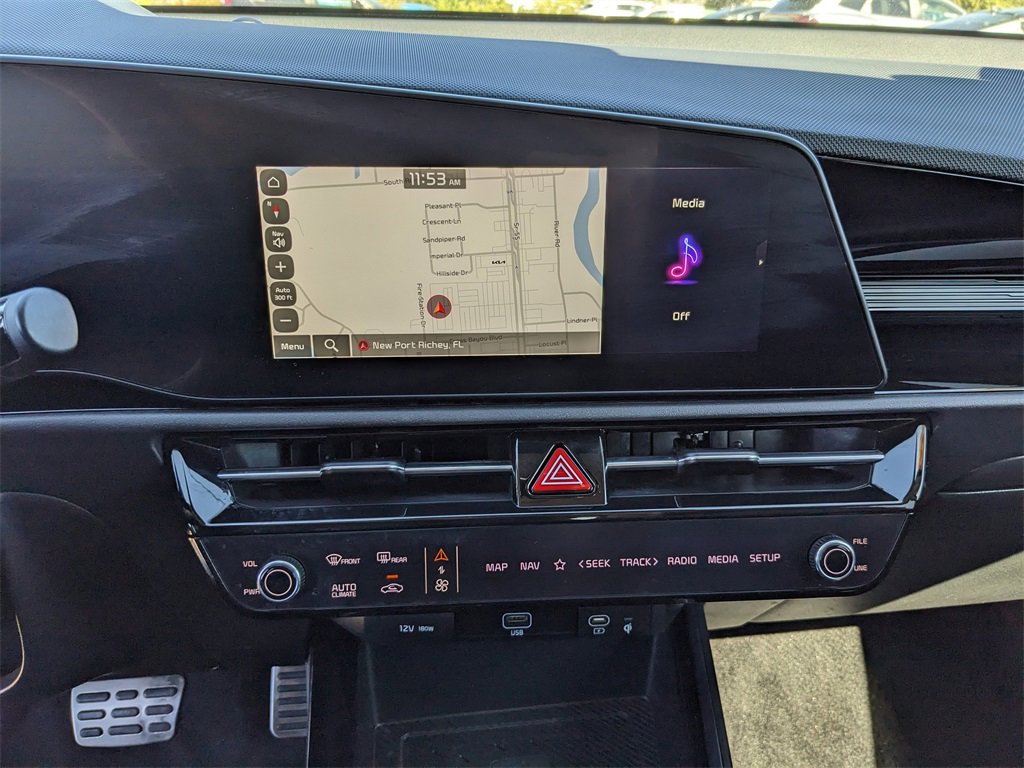 Certified 2023 Kia Niro SX Touring image 24