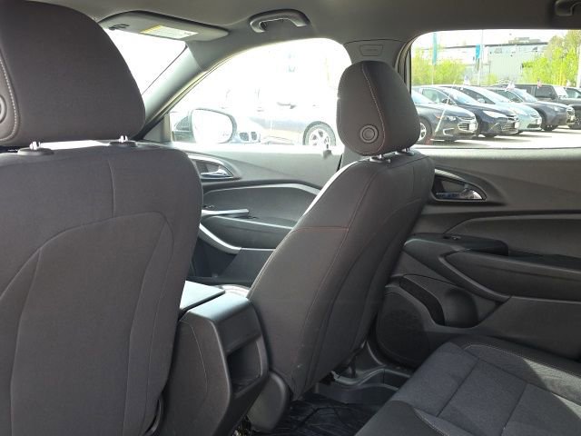 Certified 2024 Chevrolet Trax RS w/ Driver Confidence Package image 8