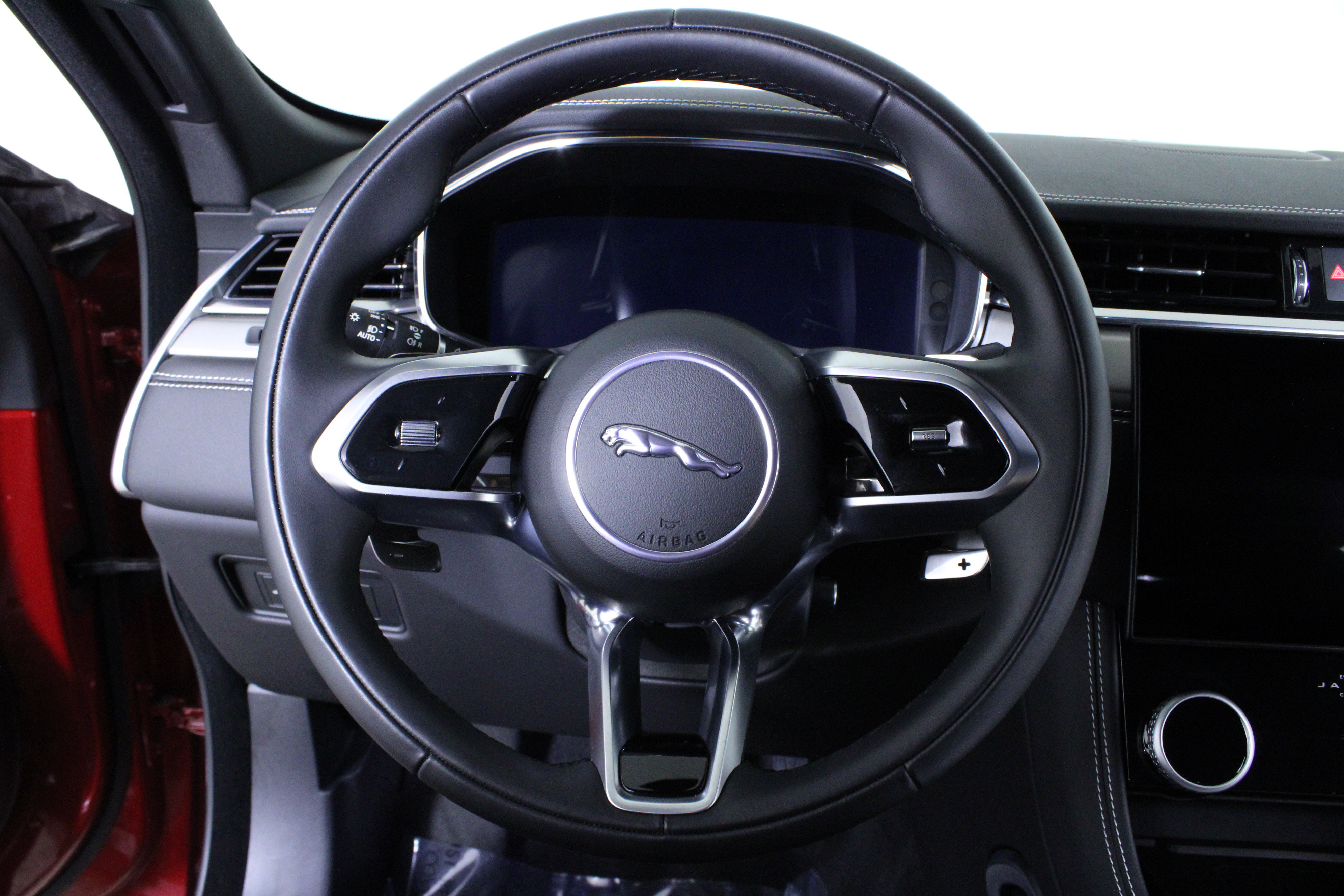 Certified 2026 Jaguar F-PACE R-Dynamic S image 21