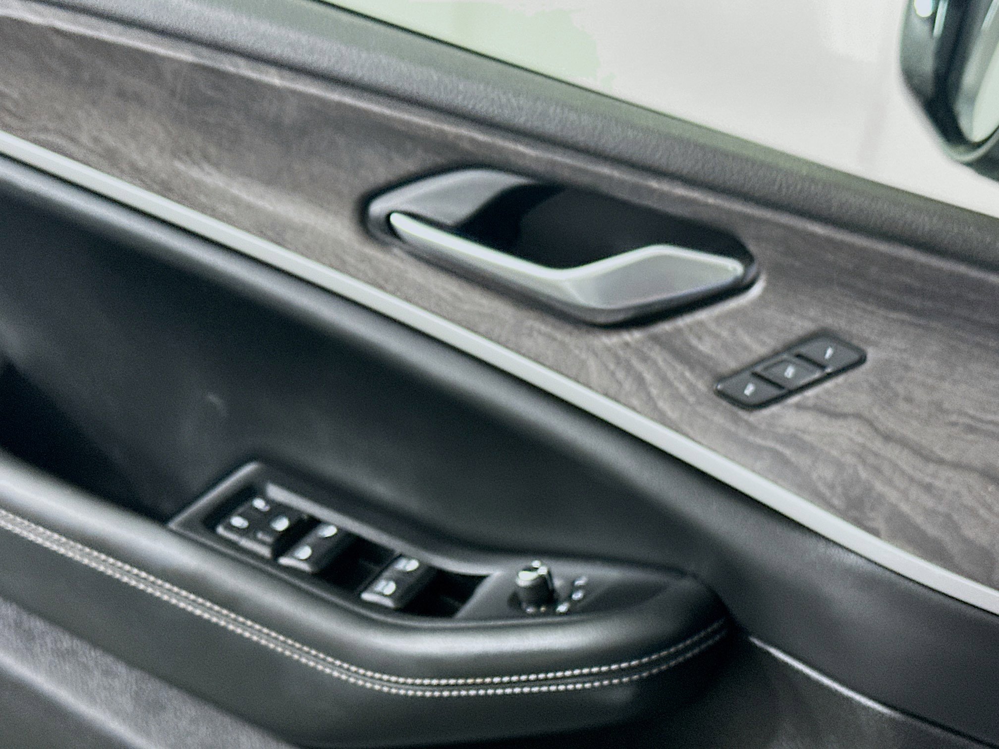 Used 2022 Jeep Grand Cherokee Limited 4xe image 15