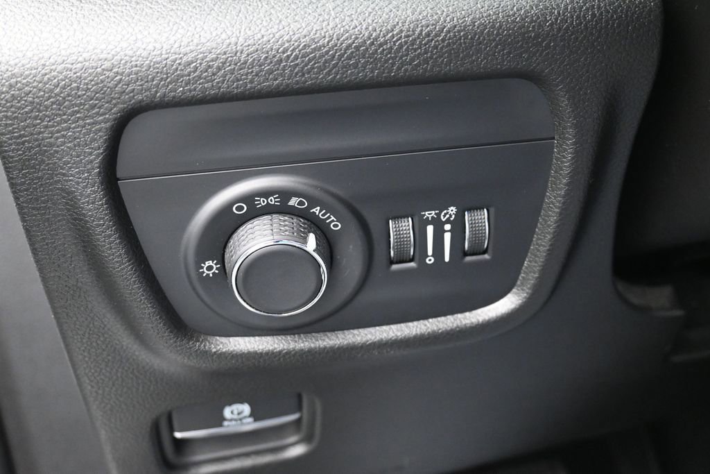 Used 2024 Jeep Grand Cherokee Altitude AWD/4WD image 20