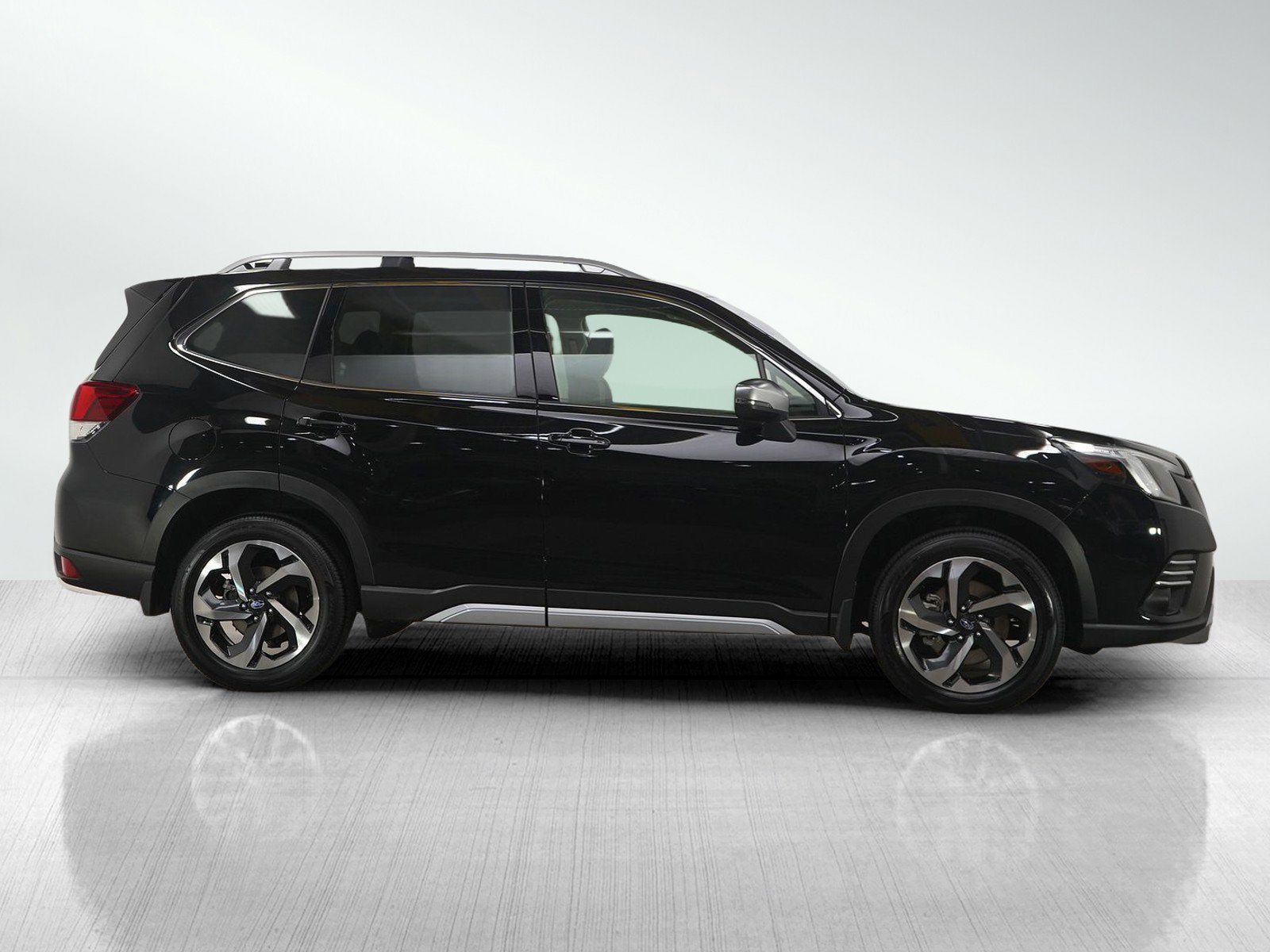 Used 2024 Subaru Forester Touring image 6