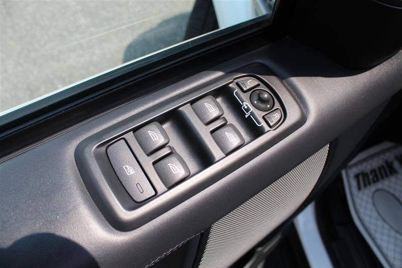 Used 2015 Land Rover LR4 HSE LUX AWD/4WD image 12