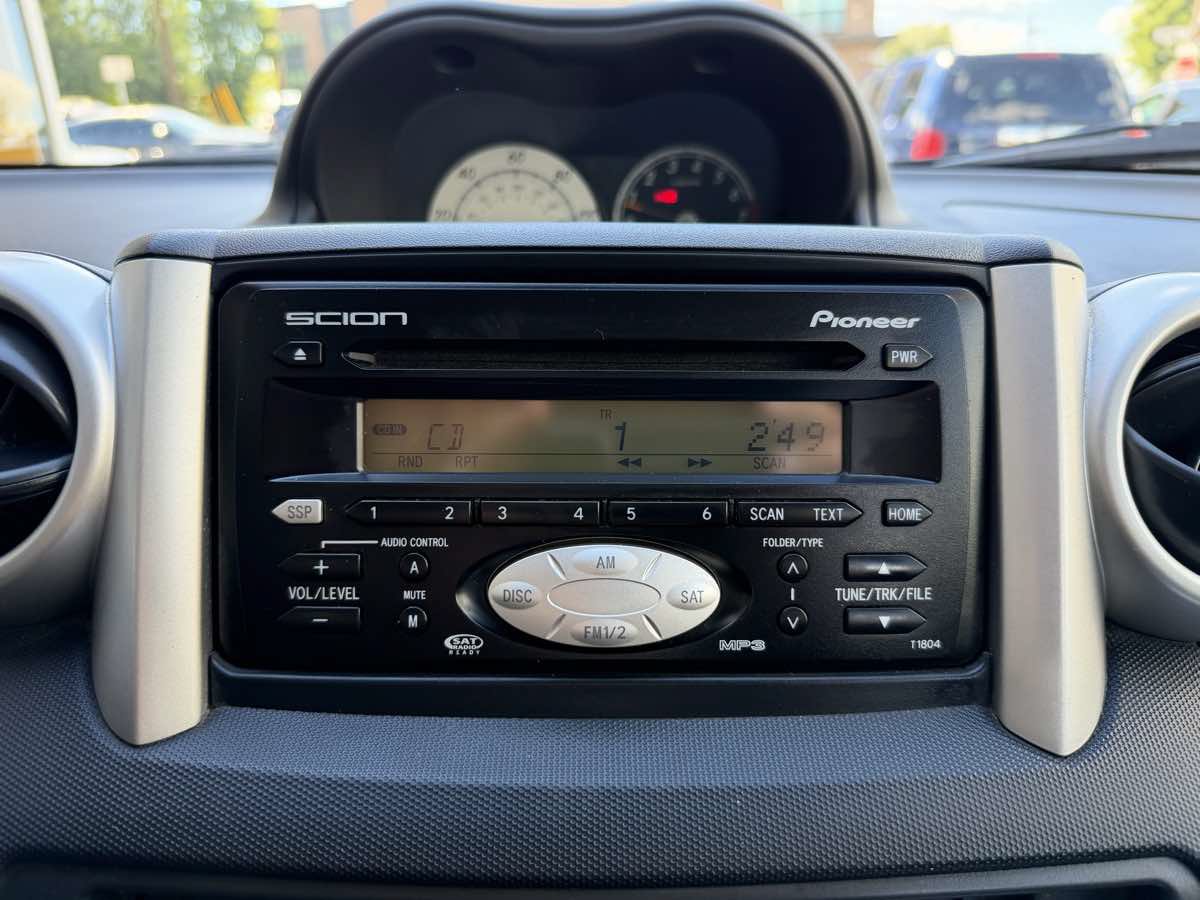 Used 2004 Scion xA FWD image 17