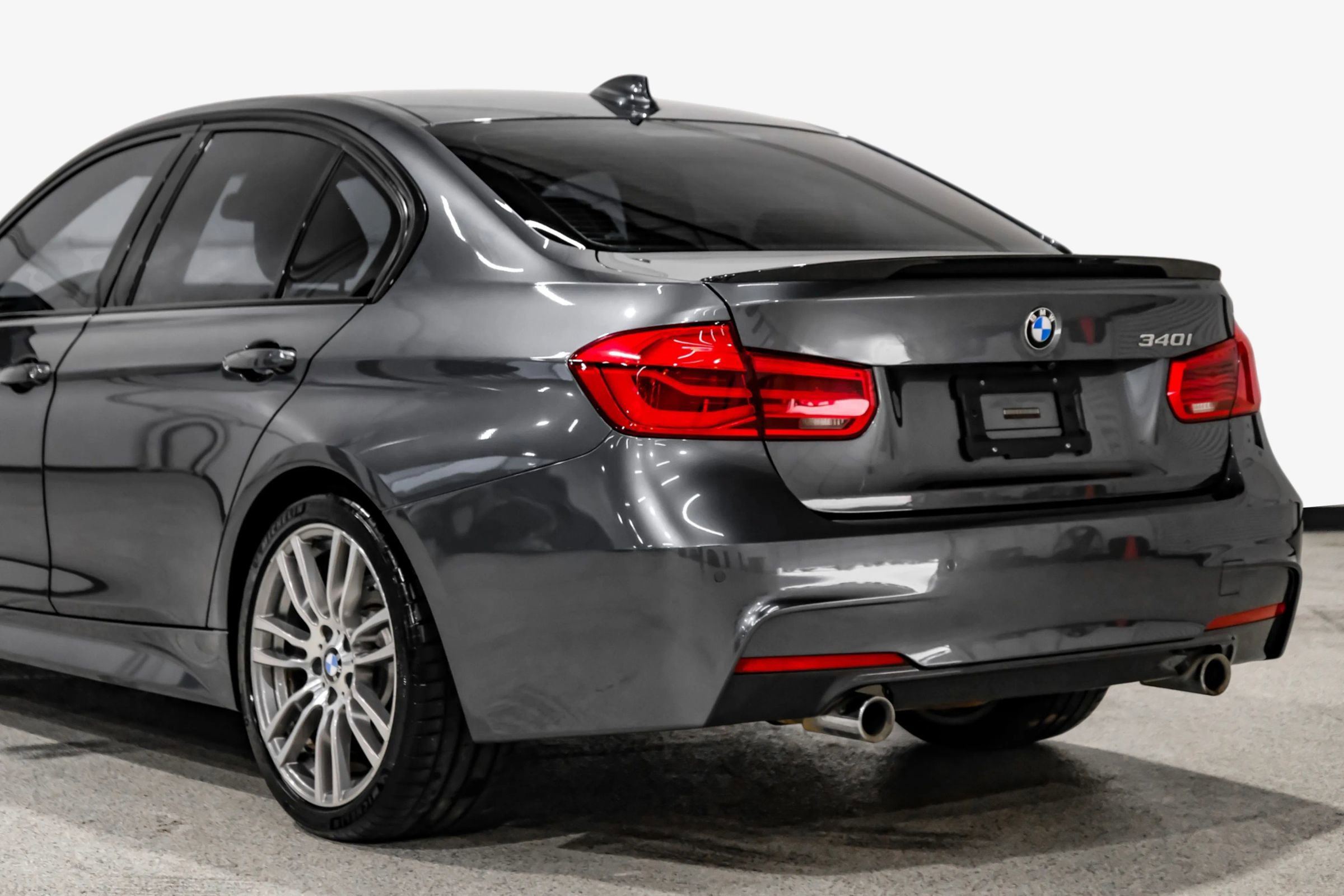 Used 2017 BMW 340i Sedan image 17
