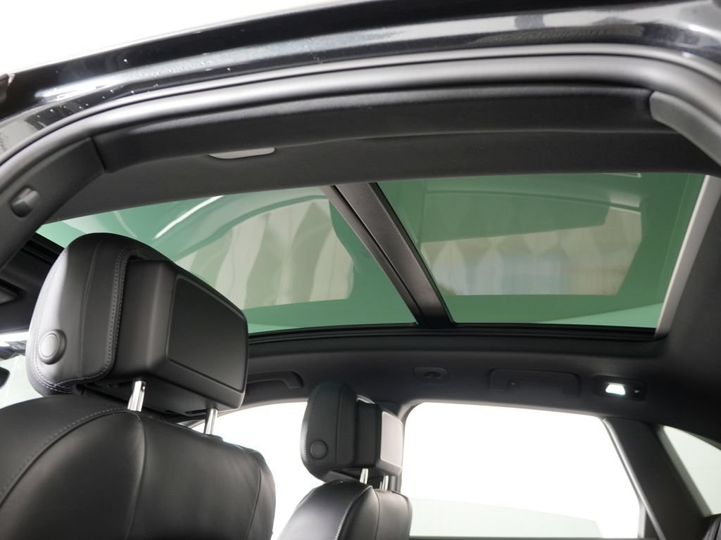 Certified 2023 Porsche Macan S AWD/4WD image 23
