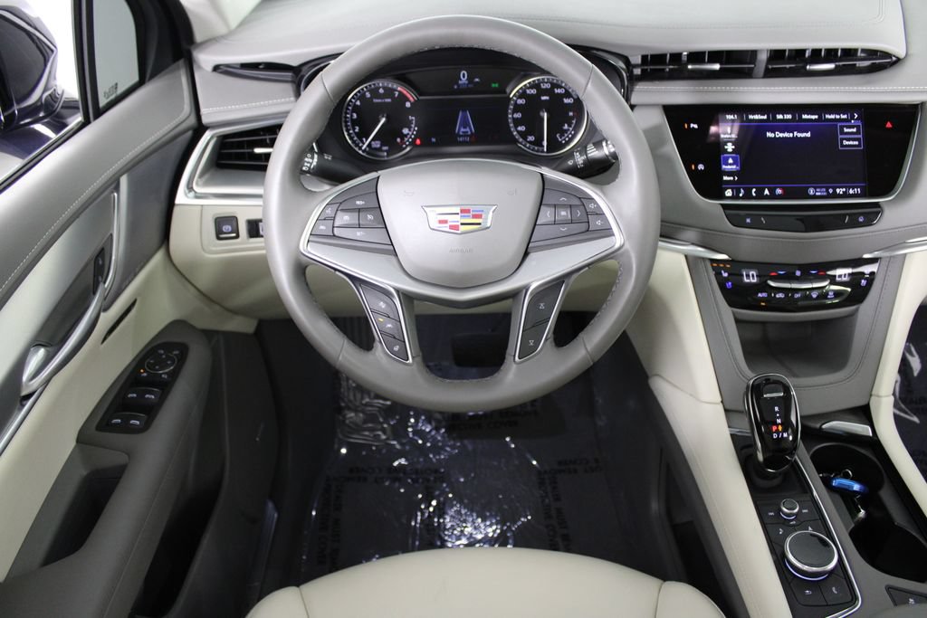 Used 2025 Cadillac XT5 Premium Luxury FWD image 6