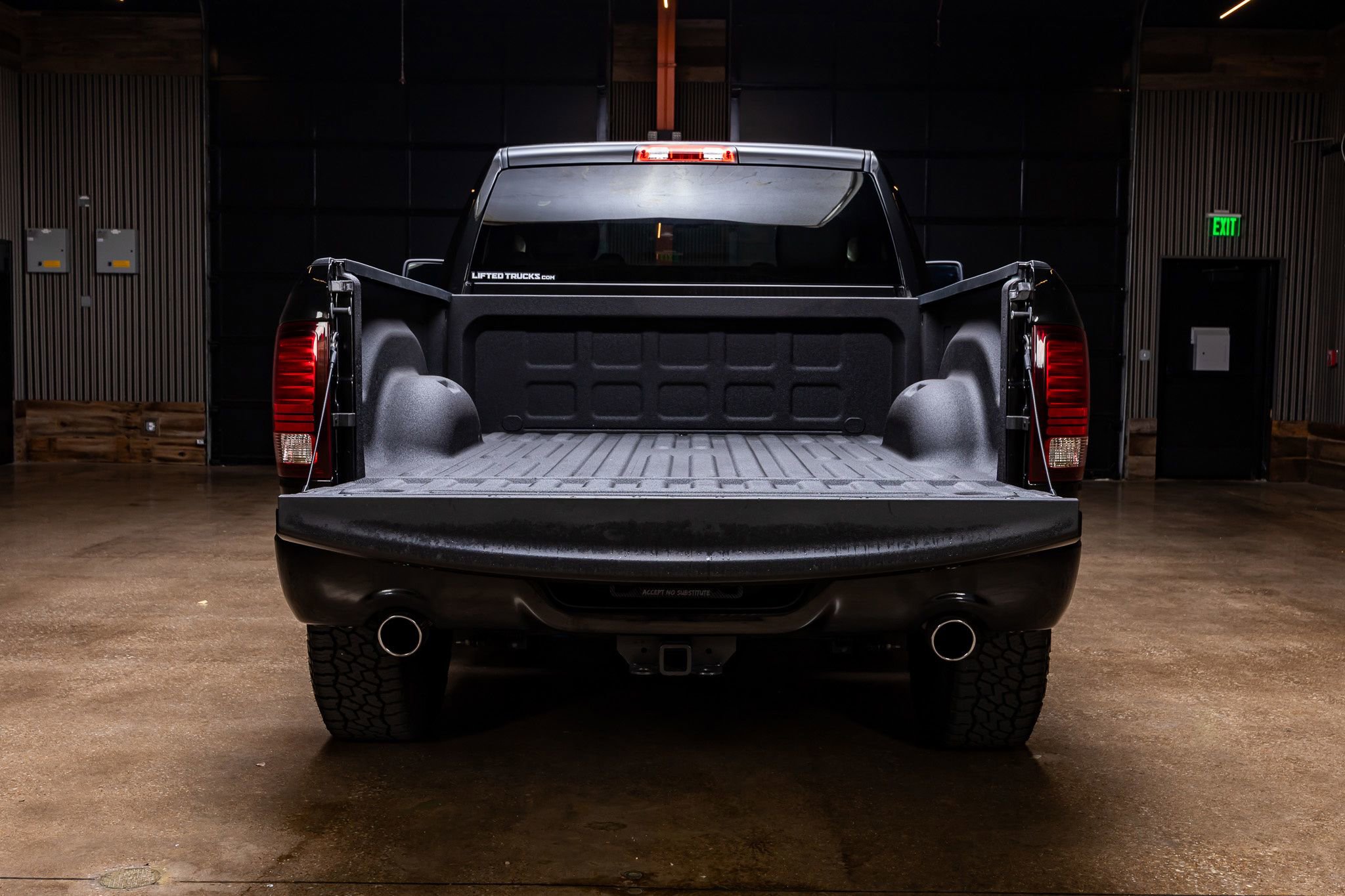 Used 2017 RAM 1500 Sport w/ Black Ram 1500 Sport Group image 8