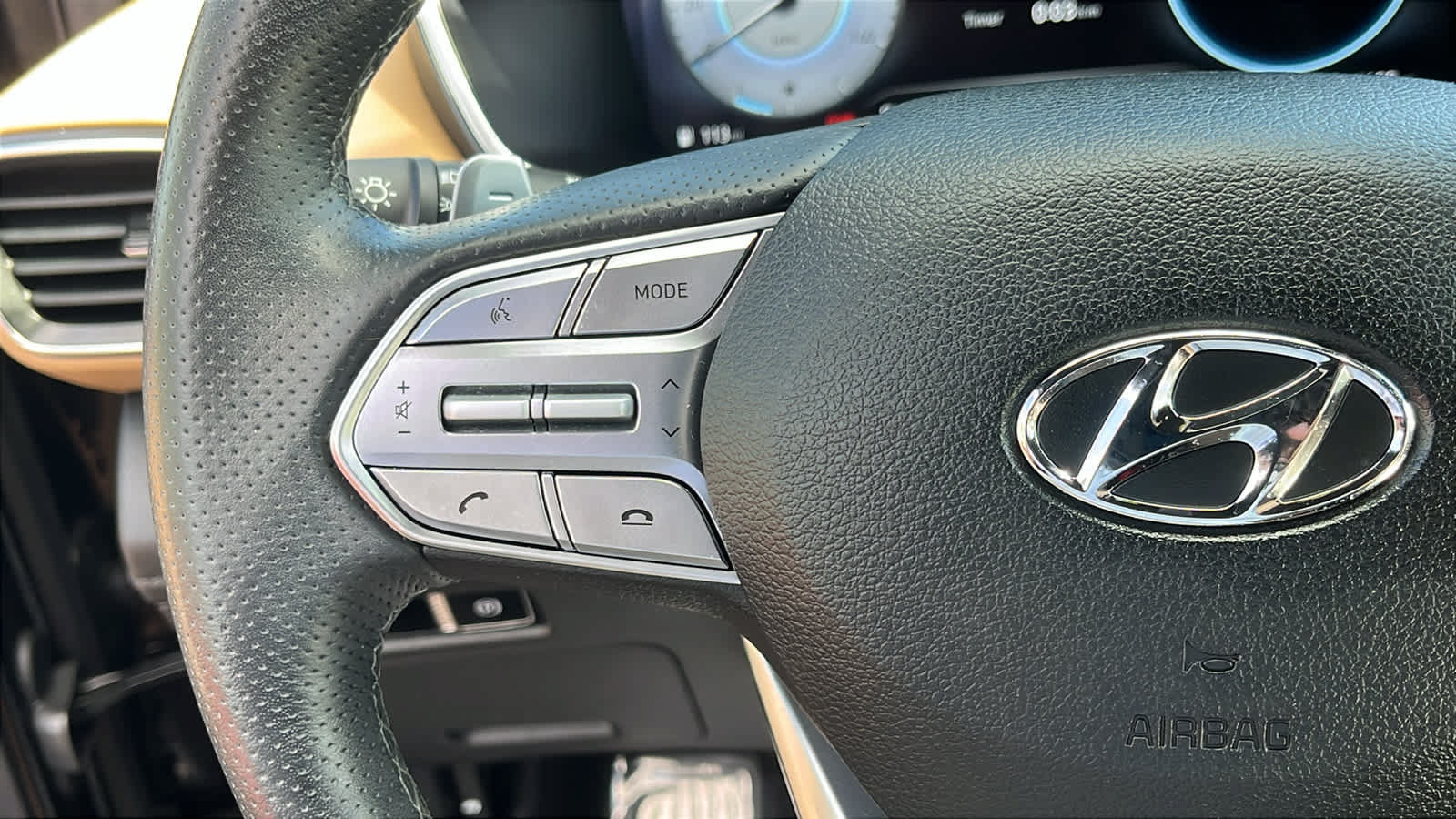 Used 2023 Hyundai Santa Fe Calligraphy w/ Winter Weather Package AWD/4WD image 12