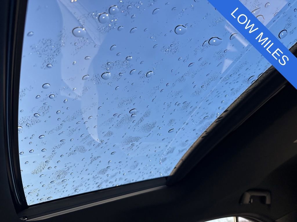 Used 2025 Lexus UX 300h FWD image 21