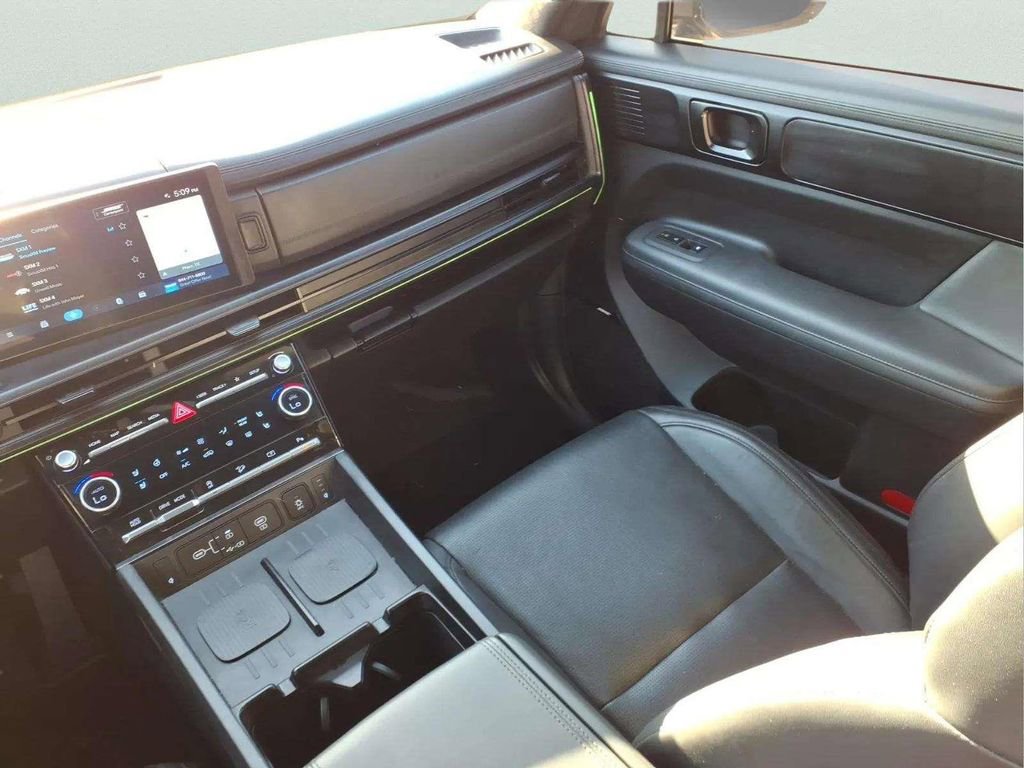 Used 2024 Hyundai Santa Fe Calligraphy image 13