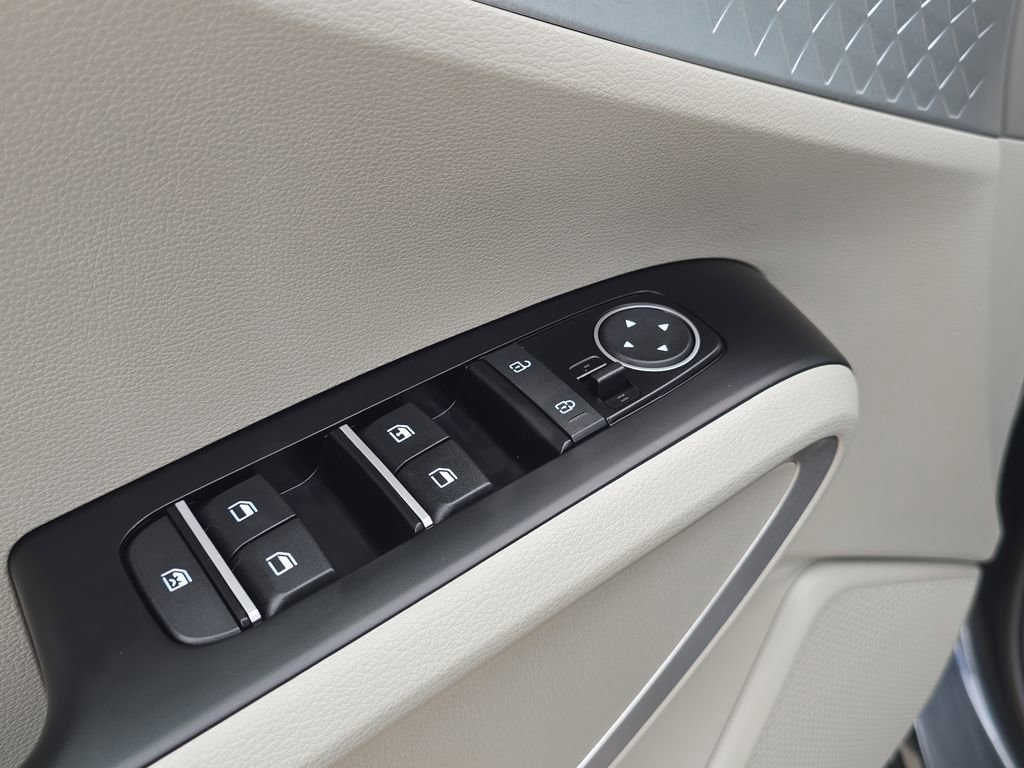 Certified 2025 Kia Soul LX image 19