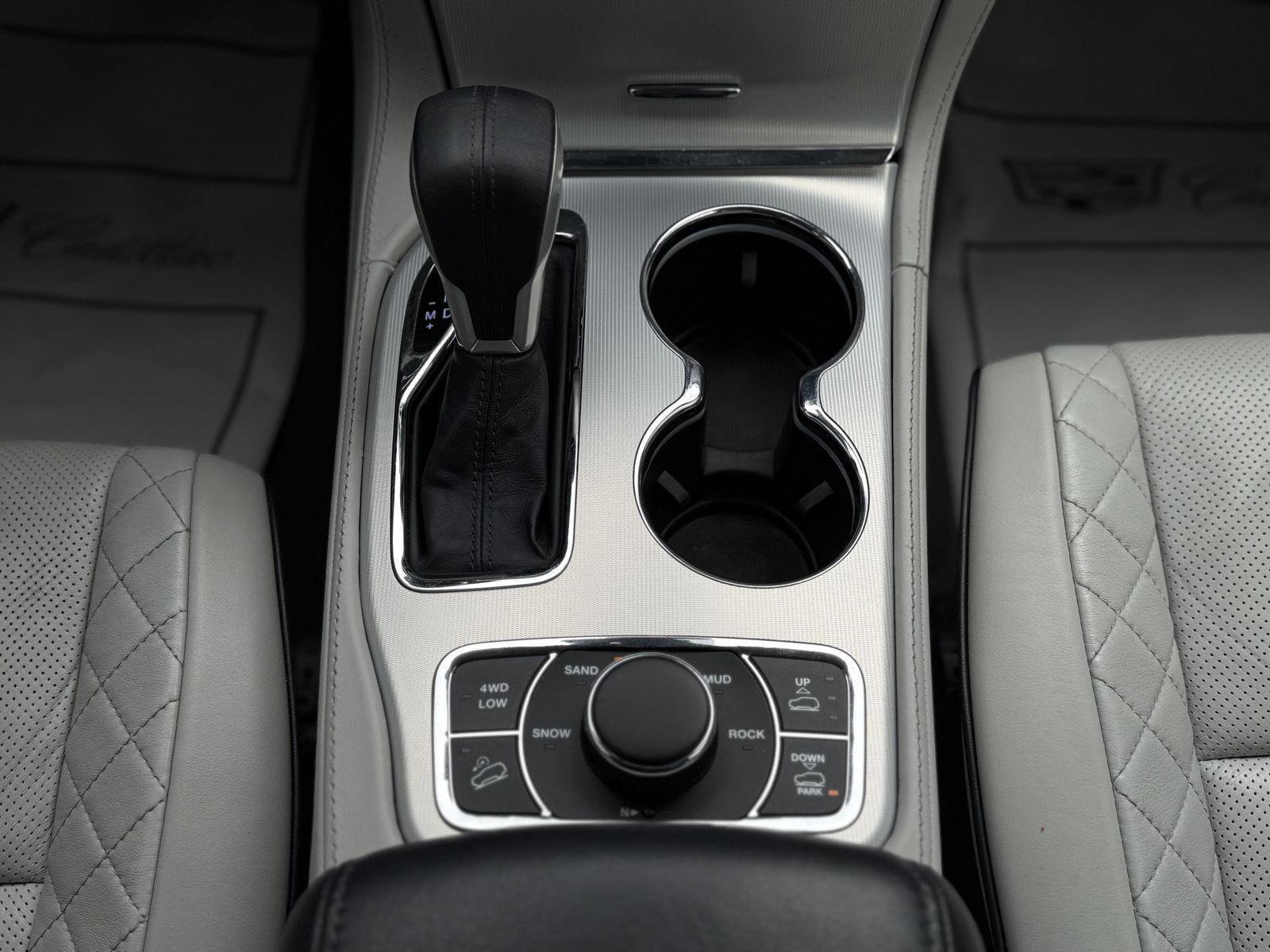 Used 2021 Jeep Grand Cherokee Summit AWD/4WD image 23