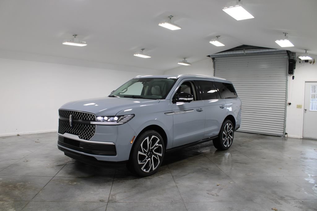 New 2026 Lincoln Navigator Reserve image 3