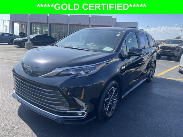 Certified 2025 Toyota Sienna Platinum AWD/4WD image 12