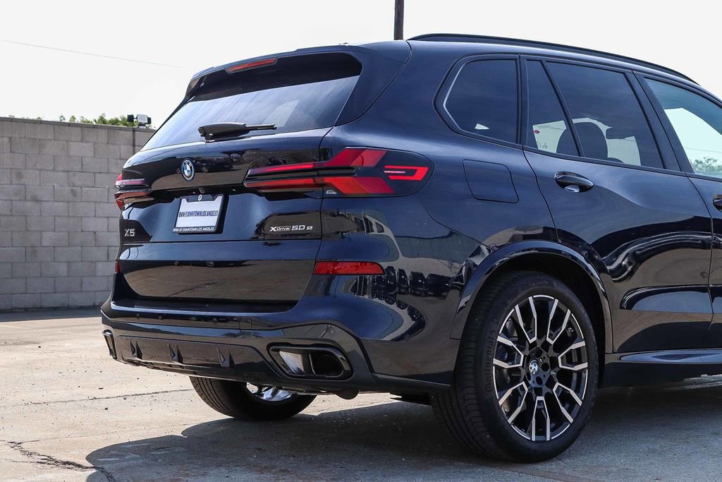 Used 2026 BMW X5 xDrive50e w/ M Sport Package AWD/4WD image 11