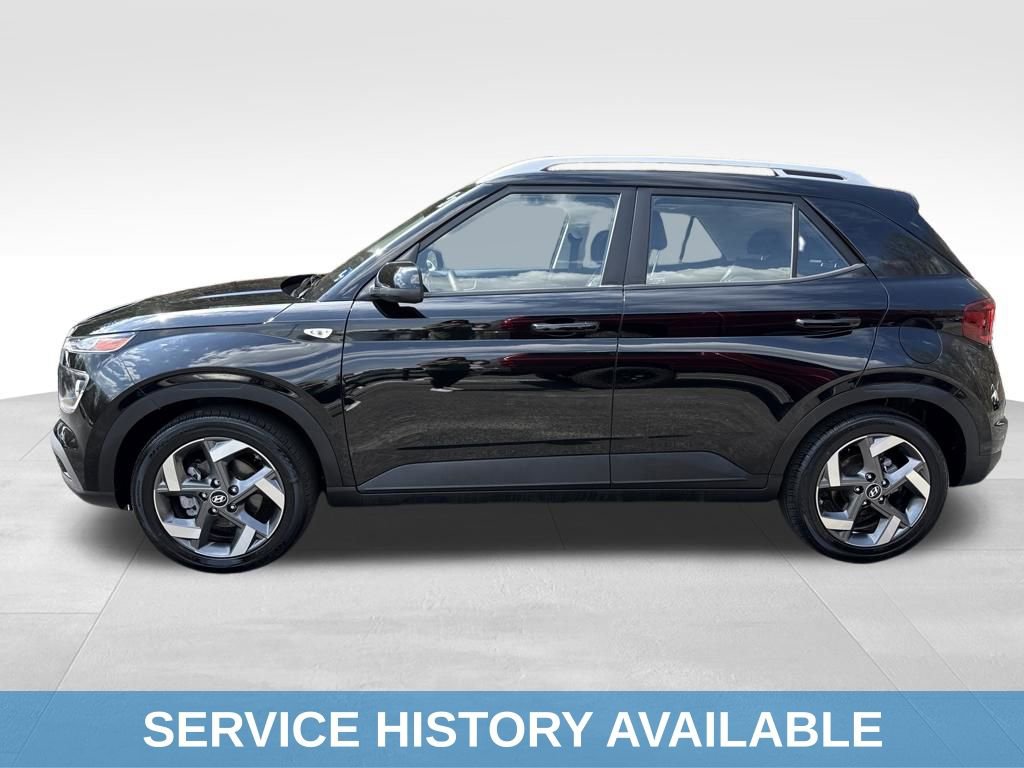 Used 2025 Hyundai Venue SEL image 3