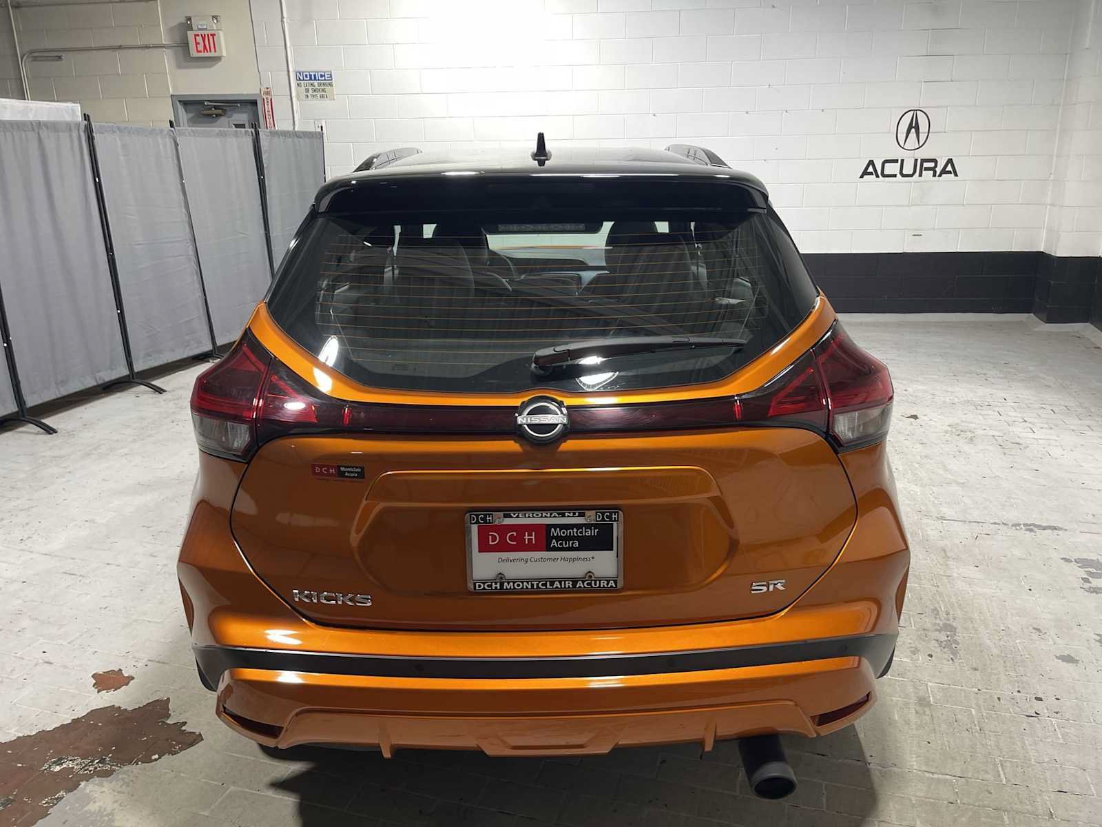 Used 2024 Nissan Kicks SR w/ SR Premium Package FWD image 5