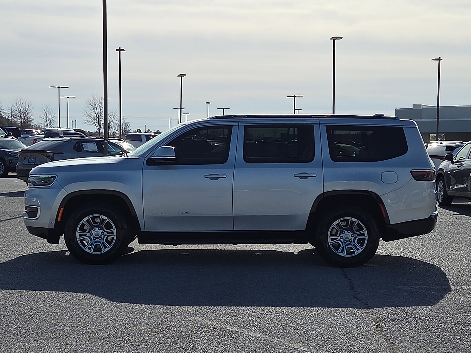 Used 2022 Jeep Wagoneer Series I image 3