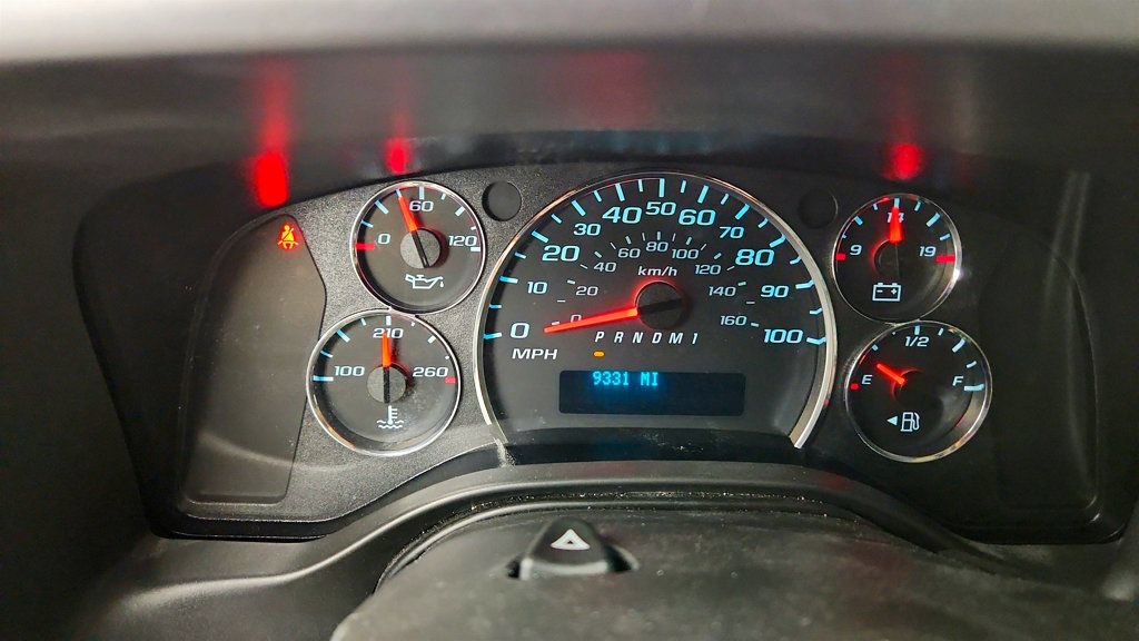 Used 2025 Chevrolet Express 2500 w/ Driver Convenience Package RWD image 13