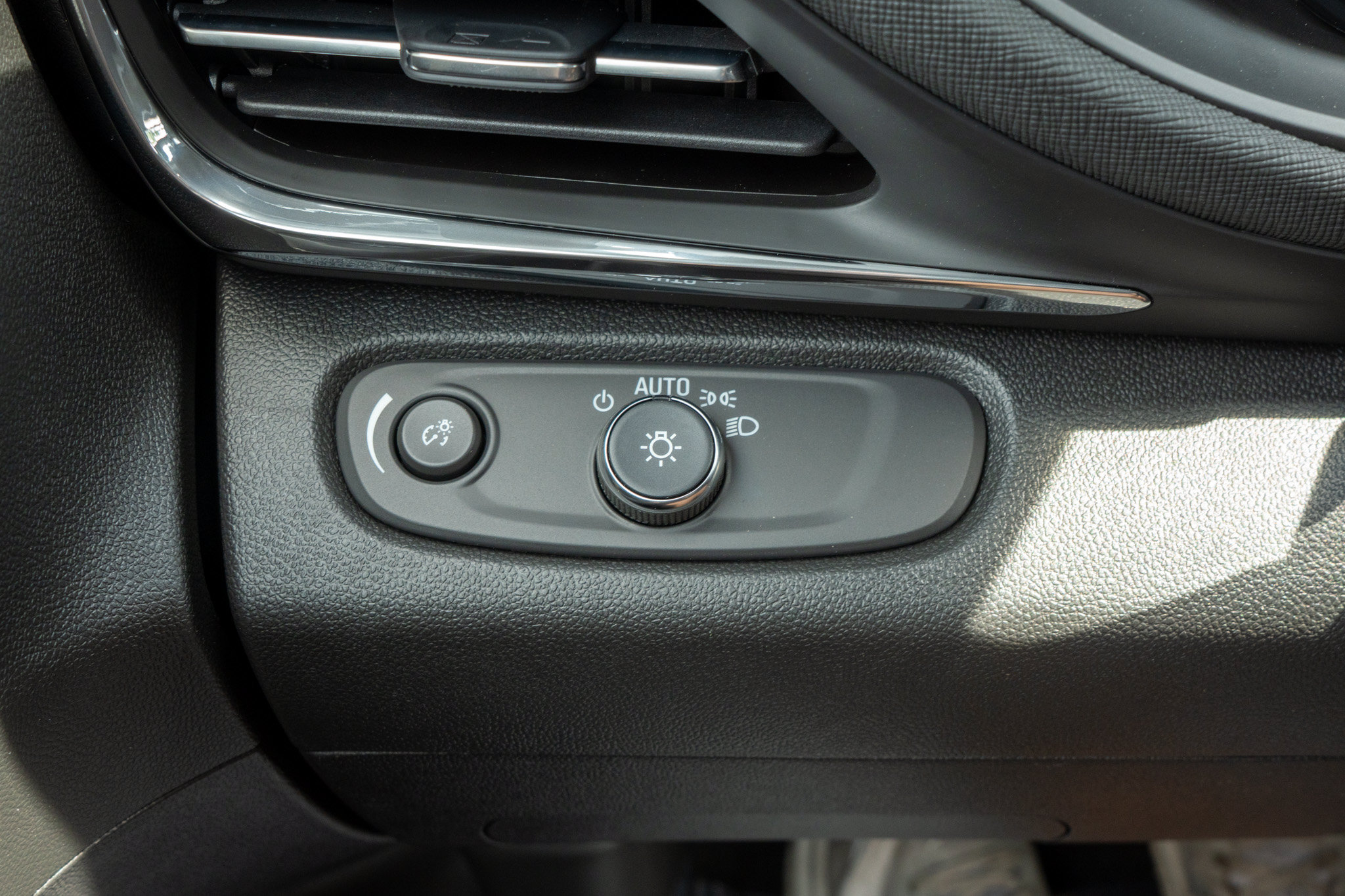 New 2026 Buick Envista Sport Touring FWD image 27