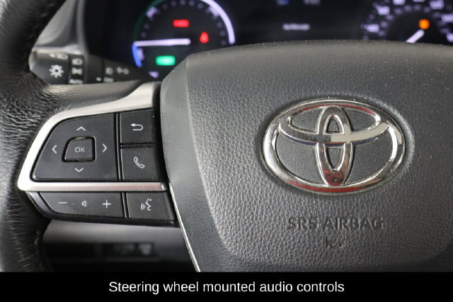 Used 2024 Toyota Sienna XLE AWD/4WD image 8