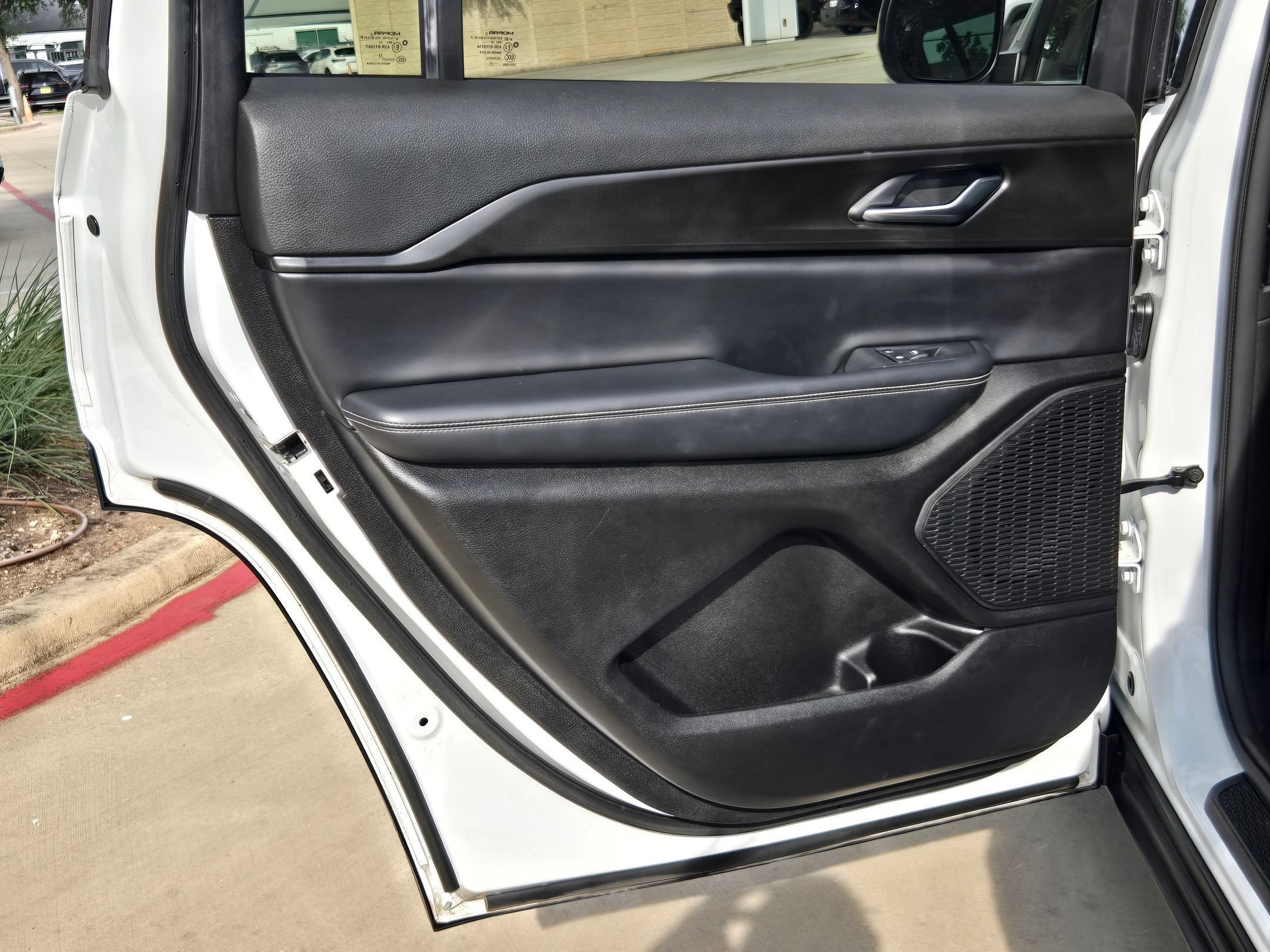 Used 2023 Jeep Grand Cherokee L Laredo AWD/4WD image 22