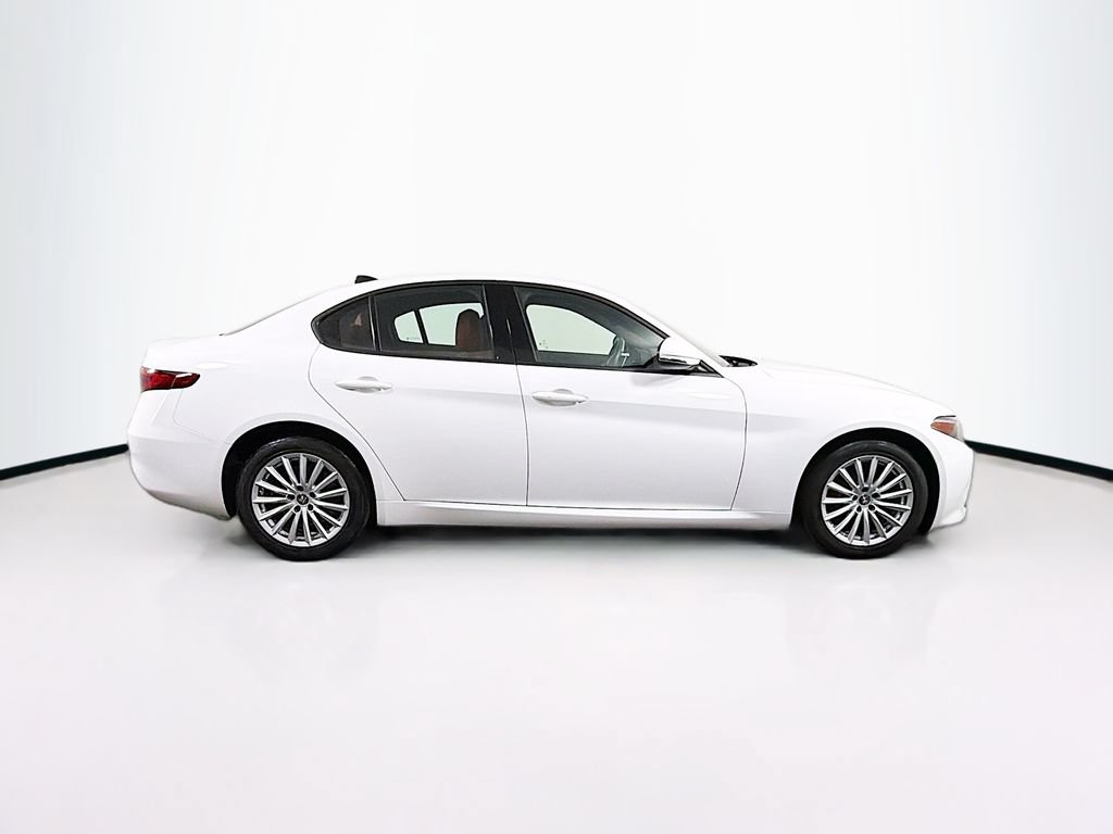 Used 2022 Alfa Romeo Giulia Sprint AWD/4WD image 8