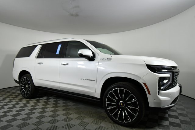 Certified 2025 Chevrolet Suburban High Country image 9