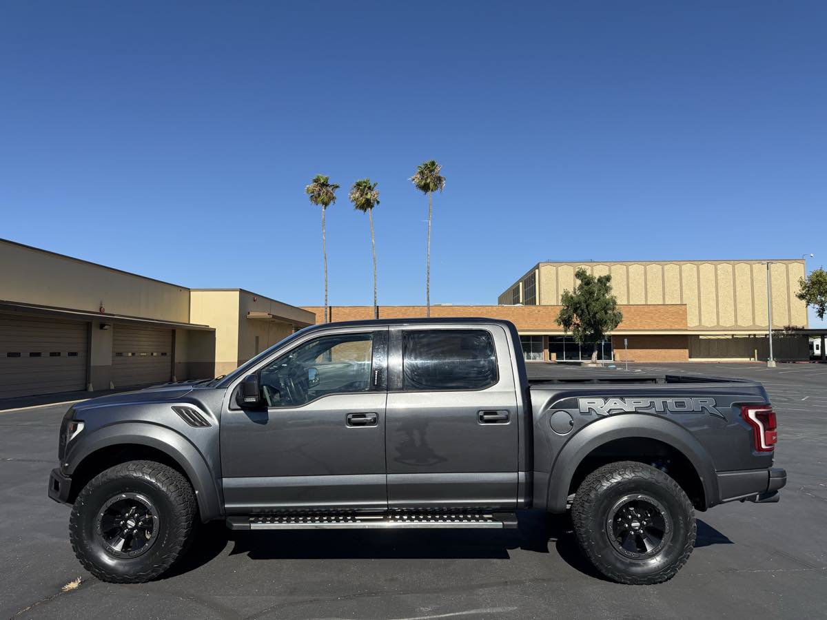 Used 2018 Ford F150 Raptor w/ Equipment Group 802A Luxury AWD/4WD image 4