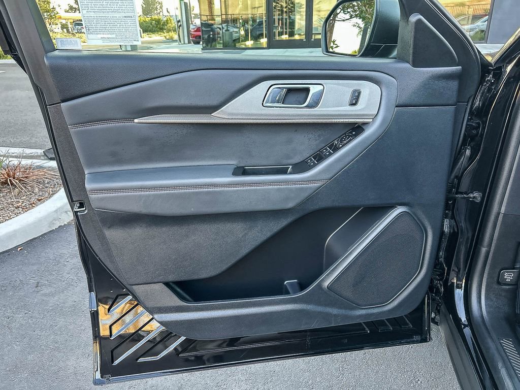 Used 2026 Ford Explorer Active RWD image 27