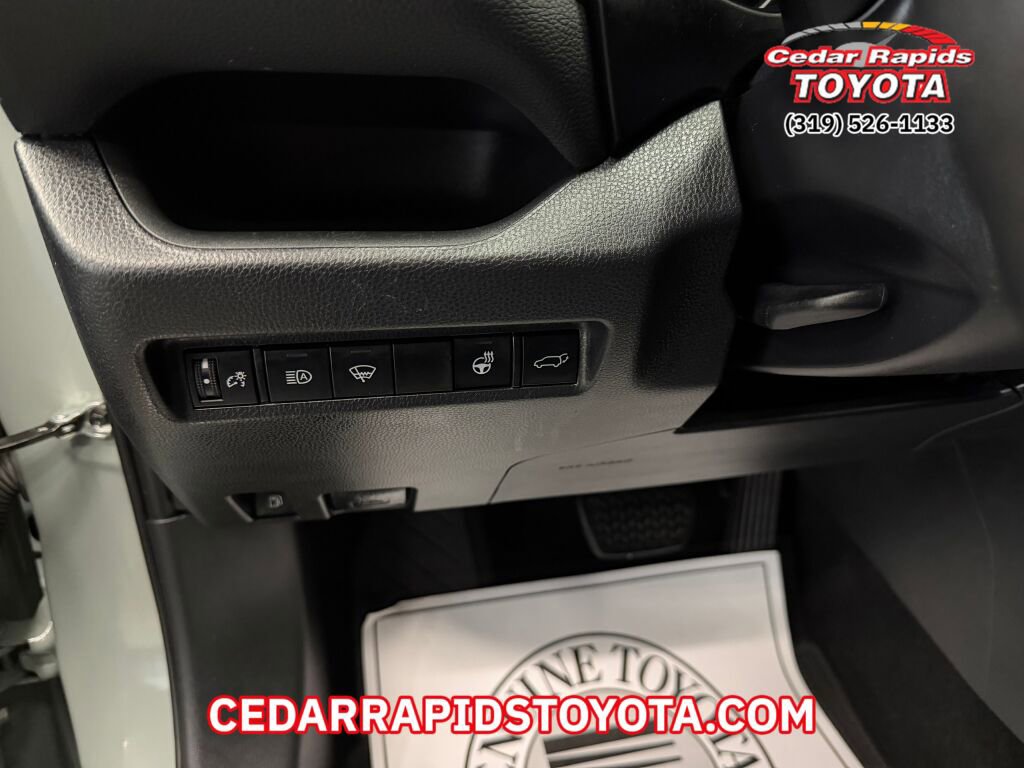 Used 2019 Toyota RAV4 XLE image 10