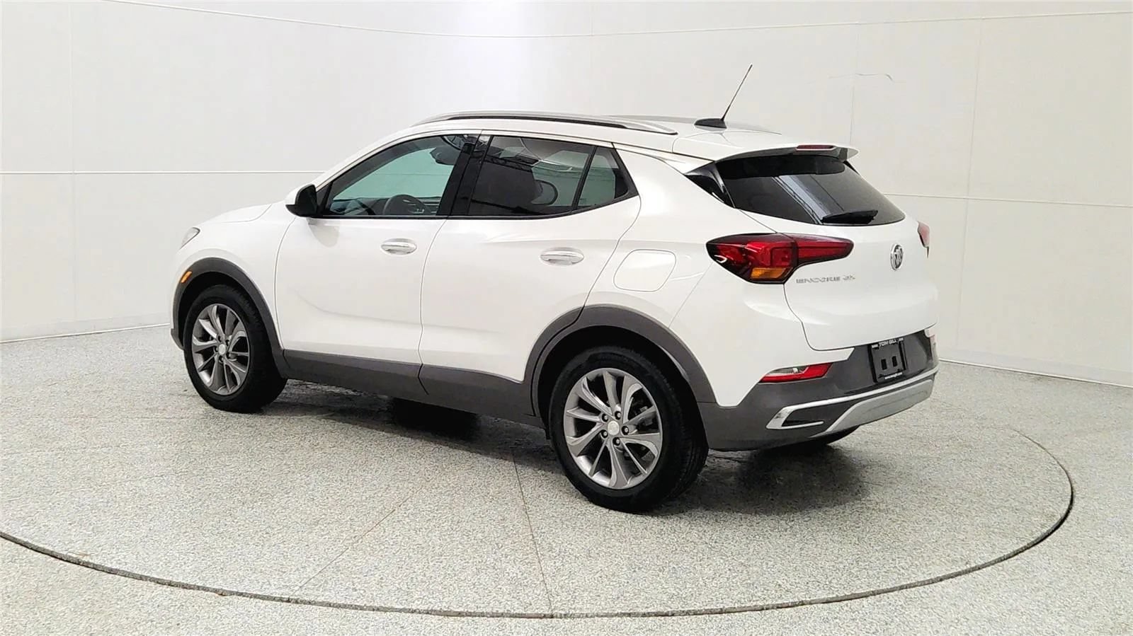 Used 2023 Buick Encore GX Essence w/ Experience Buick Package FWD image 5