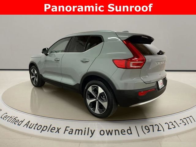 Used 2025 Volvo XC40 B5 Plus AWD/4WD image 3