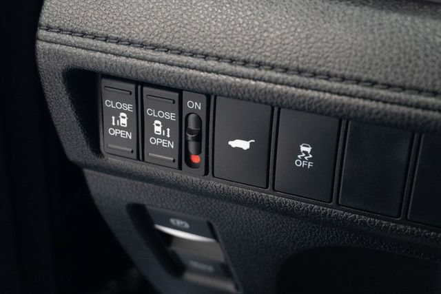 Used 2025 Honda Odyssey Sport-L image 17