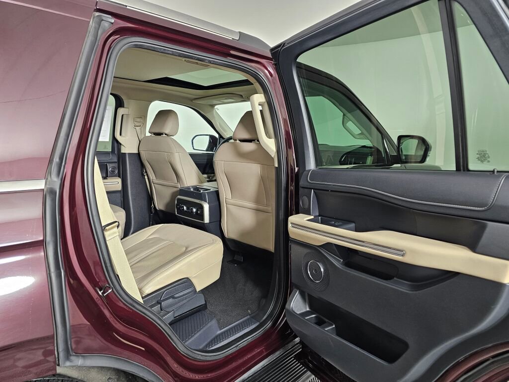 Used 2024 Ford Expedition Limited image 37