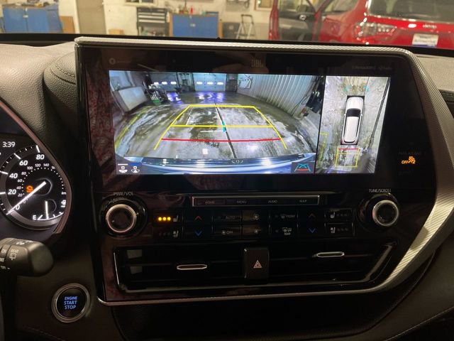 Used 2020 Toyota Highlander Platinum image 17