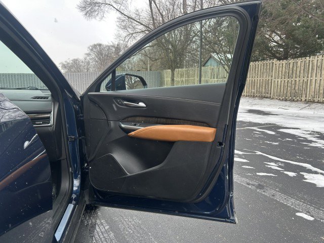 Used 2020 Cadillac XT4 Premium Luxury image 29