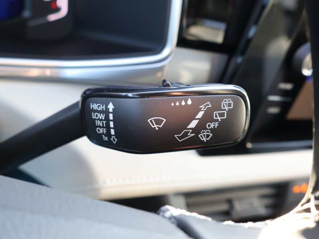 New 2026 Volkswagen Taos SEL image 39