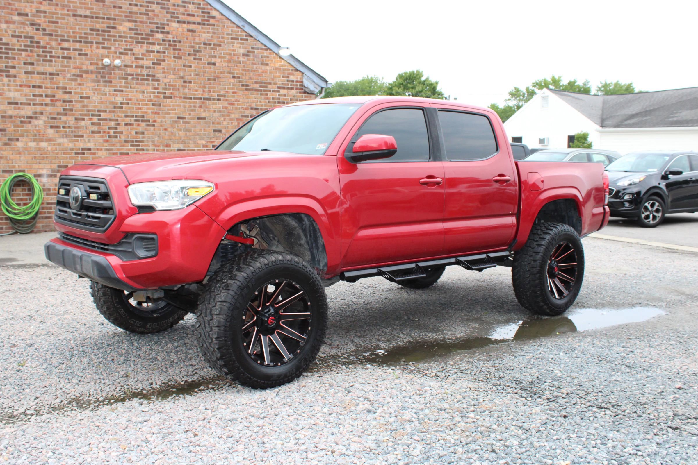 Used 2019 Toyota Tacoma SR image 2