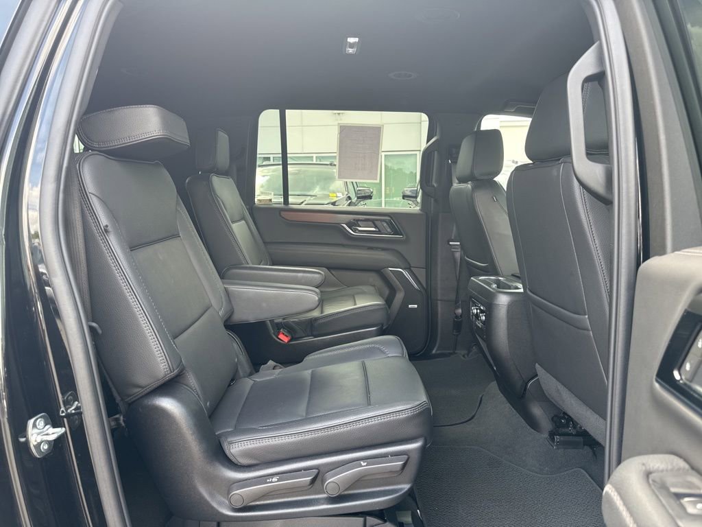 Used 2025 GMC Yukon XL Denali AWD/4WD image 22