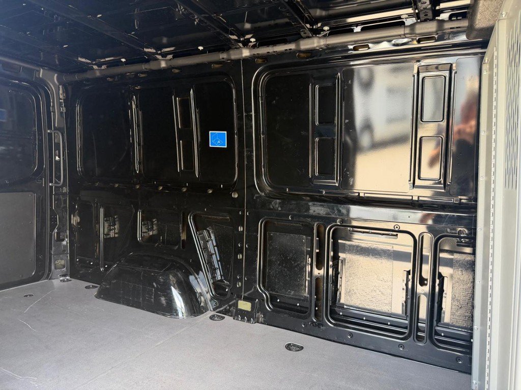 Used 2022 Mercedes-Benz Sprinter 2500 image 24