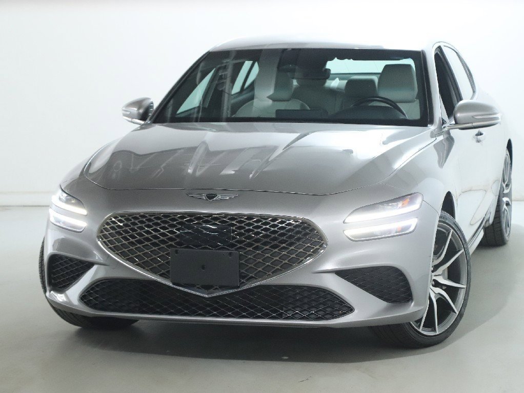 Used 2024 Genesis G70 2.5T image 3