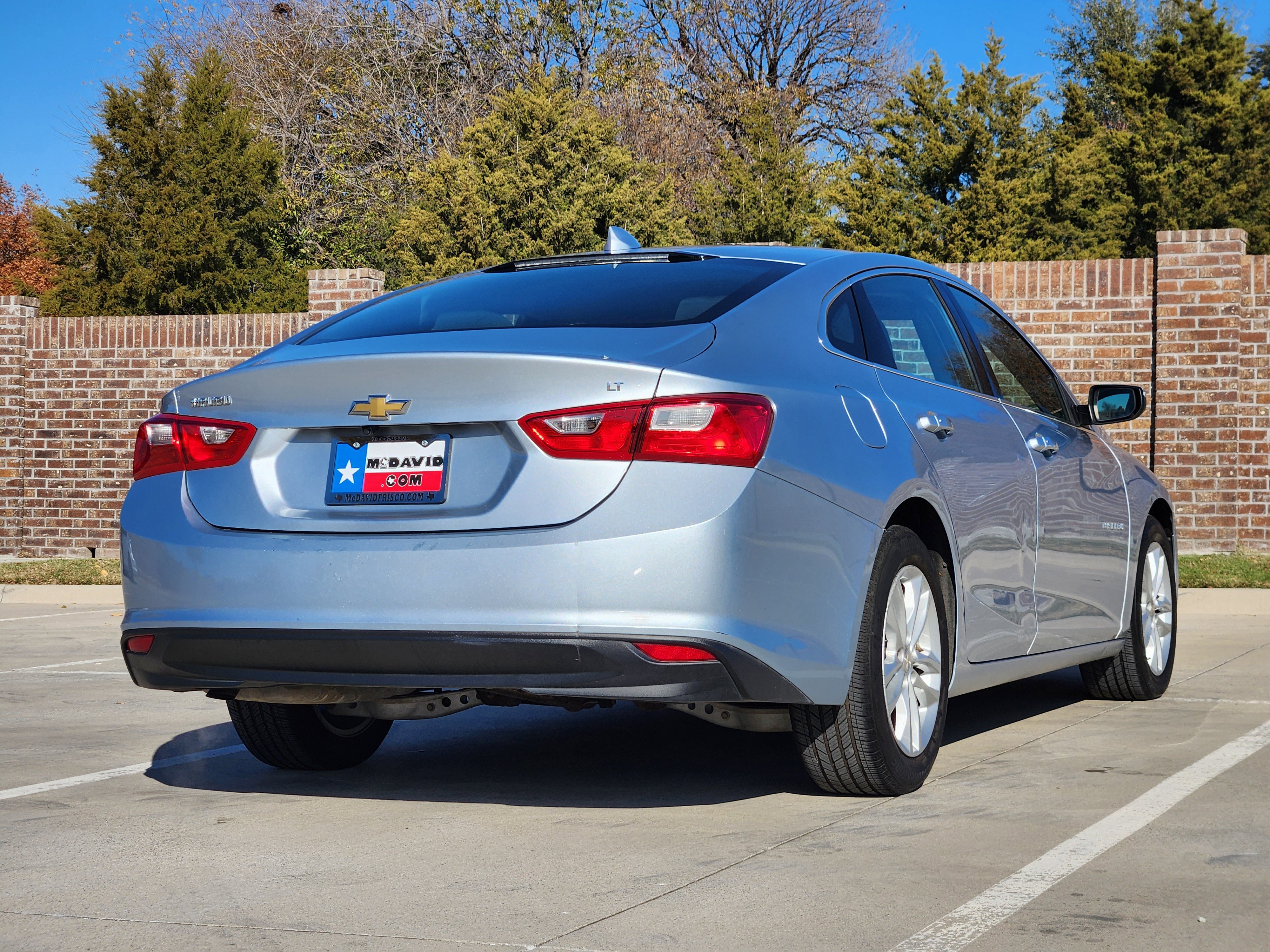 Used 2017 Chevrolet Malibu LT image 6
