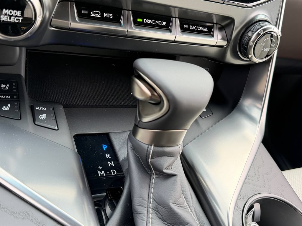 New 2026 Lexus LX 600 4WD w/ Luxury Package image 24