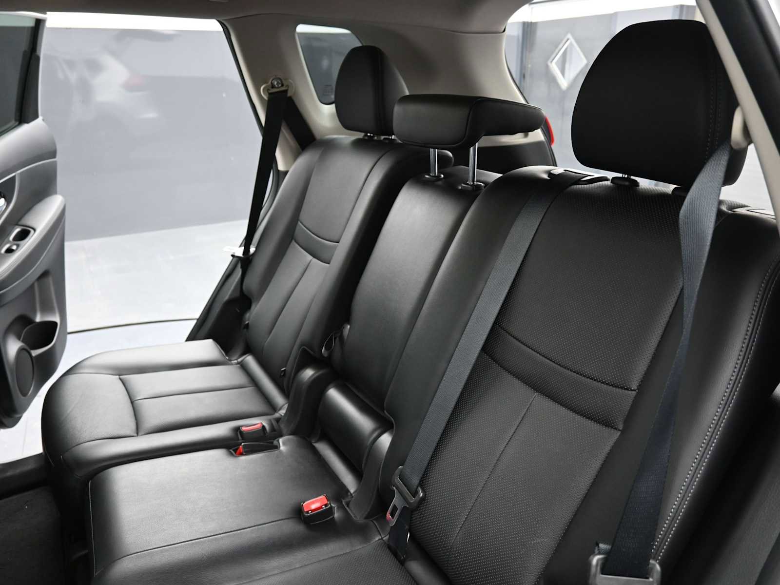 Used 2018 Nissan Rogue SL w/ Premium Package image 23