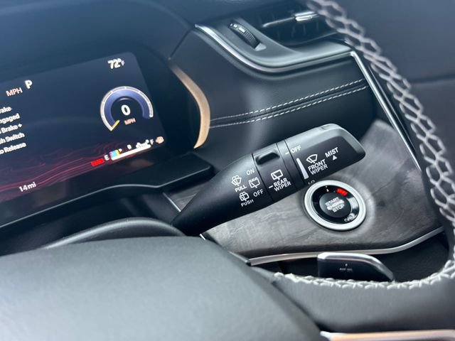 New 2025 Jeep Grand Cherokee Limited w/ Luxury Tech Group II image 21