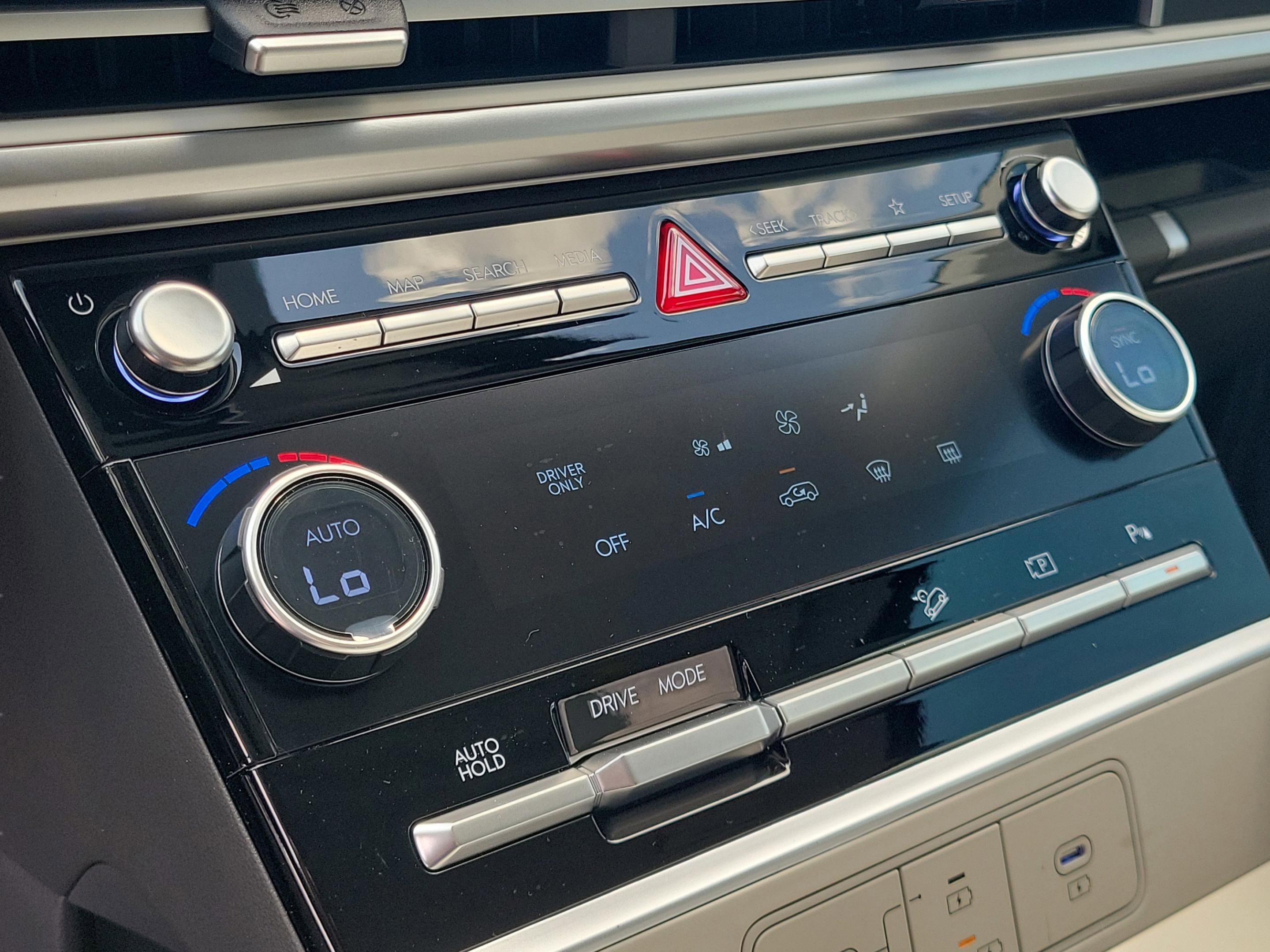 New 2026 Hyundai Santa Fe SE image 28