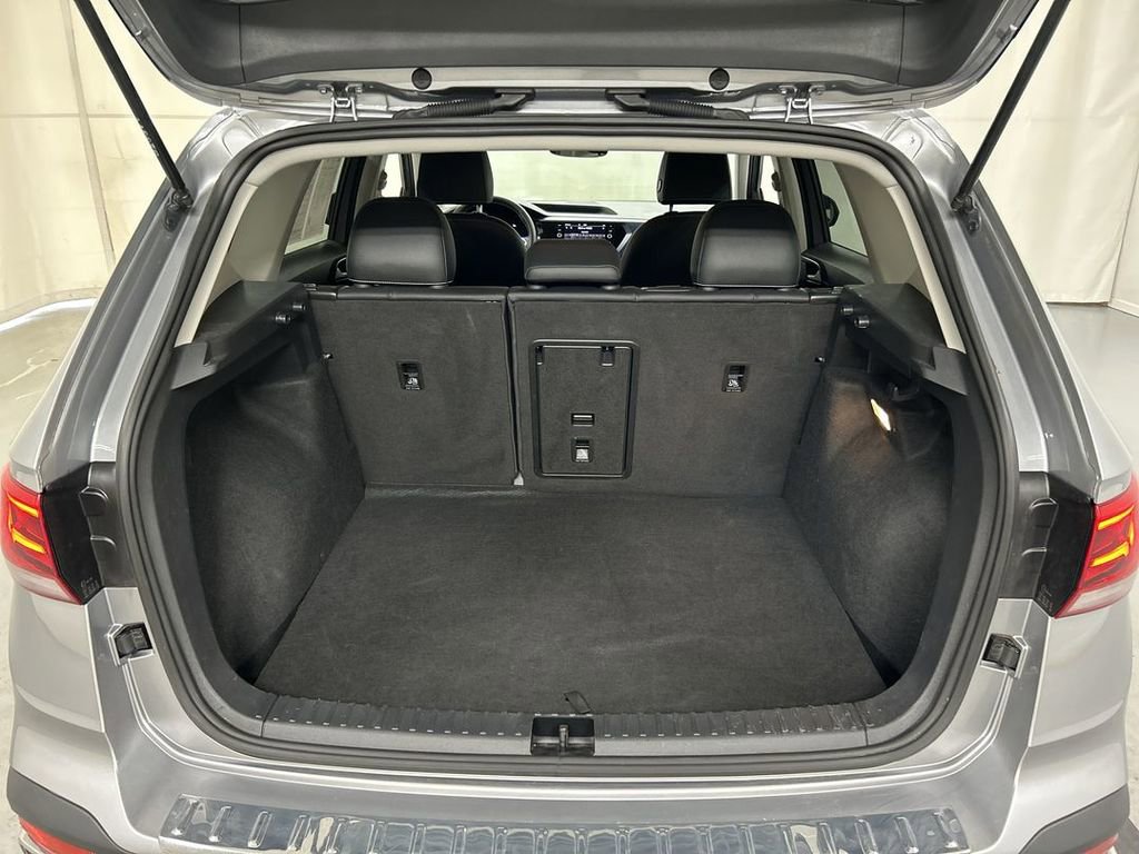 Certified 2023 Volkswagen Taos SE w/ Black Wheel Package AWD/4WD image 21